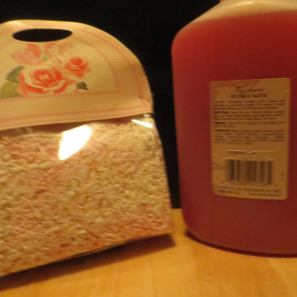 Lander 2pc Raspberry and Rose Bath Gift Set - Picture 3 of 3